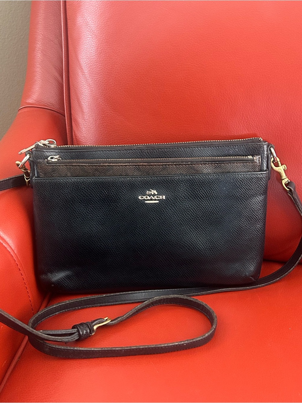 Coach East/West swing pack, black, leather and brown pop out pouch Crossbody